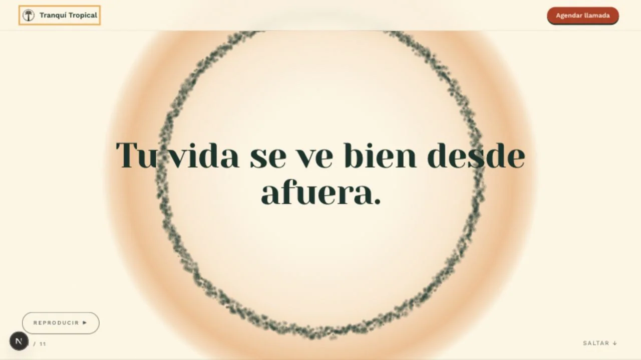 Tranqui Tropical coaching landing page opening with a Spanish headline